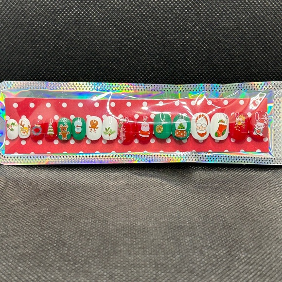 Mommy and Me Press-on Nails Trad Christmas - Picture 9 of 12